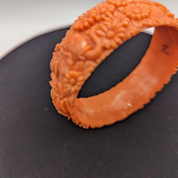 Celluloid Bangle w/elephants and flowers - J003 - Picture 6 of 6